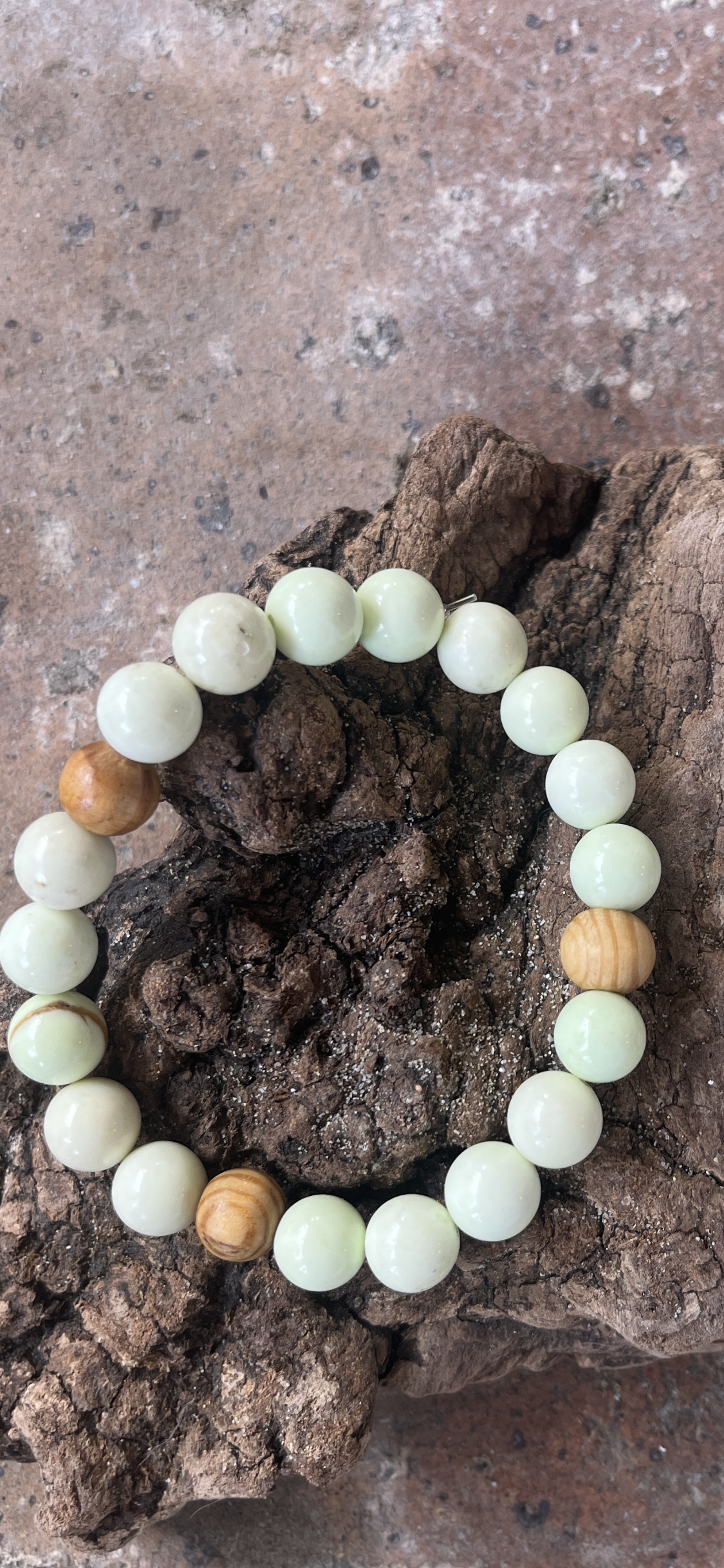 bracelet en pierres naturelles de chrysoprase citron et de perles de bois