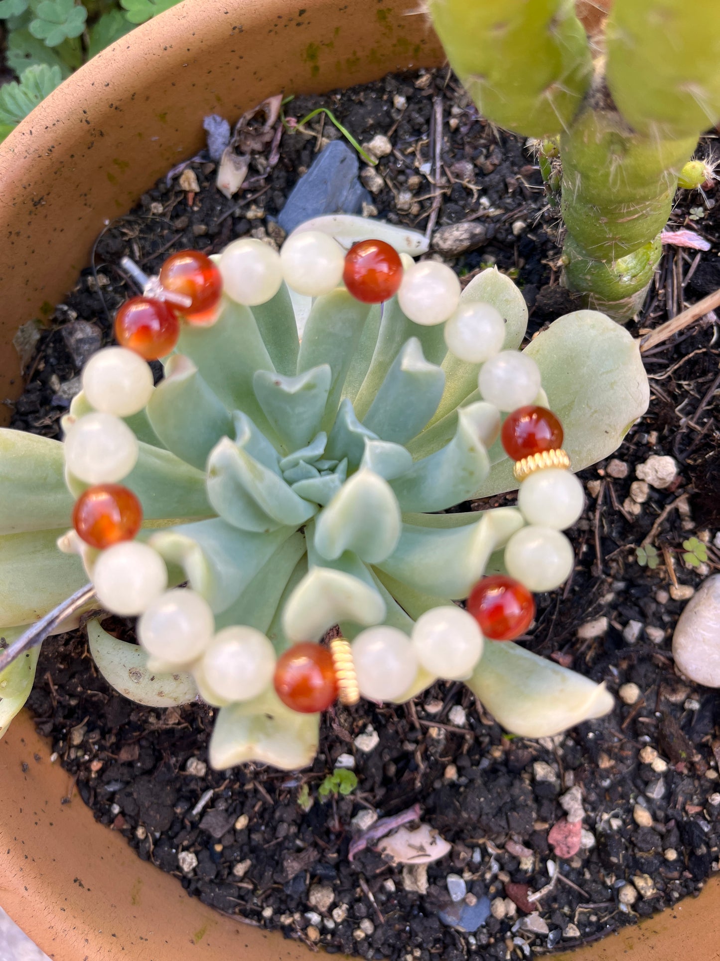 bracelet en pierres naturelles de jade et de cornaline