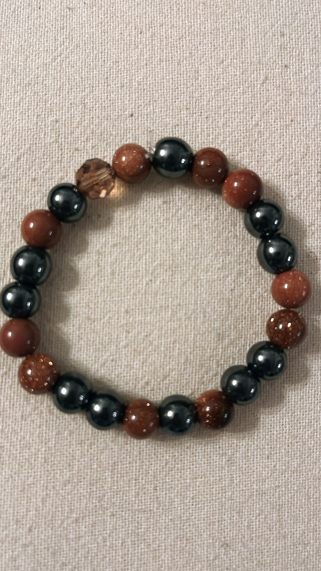 bracelet en pierres naturelles de soleil et d'hématite