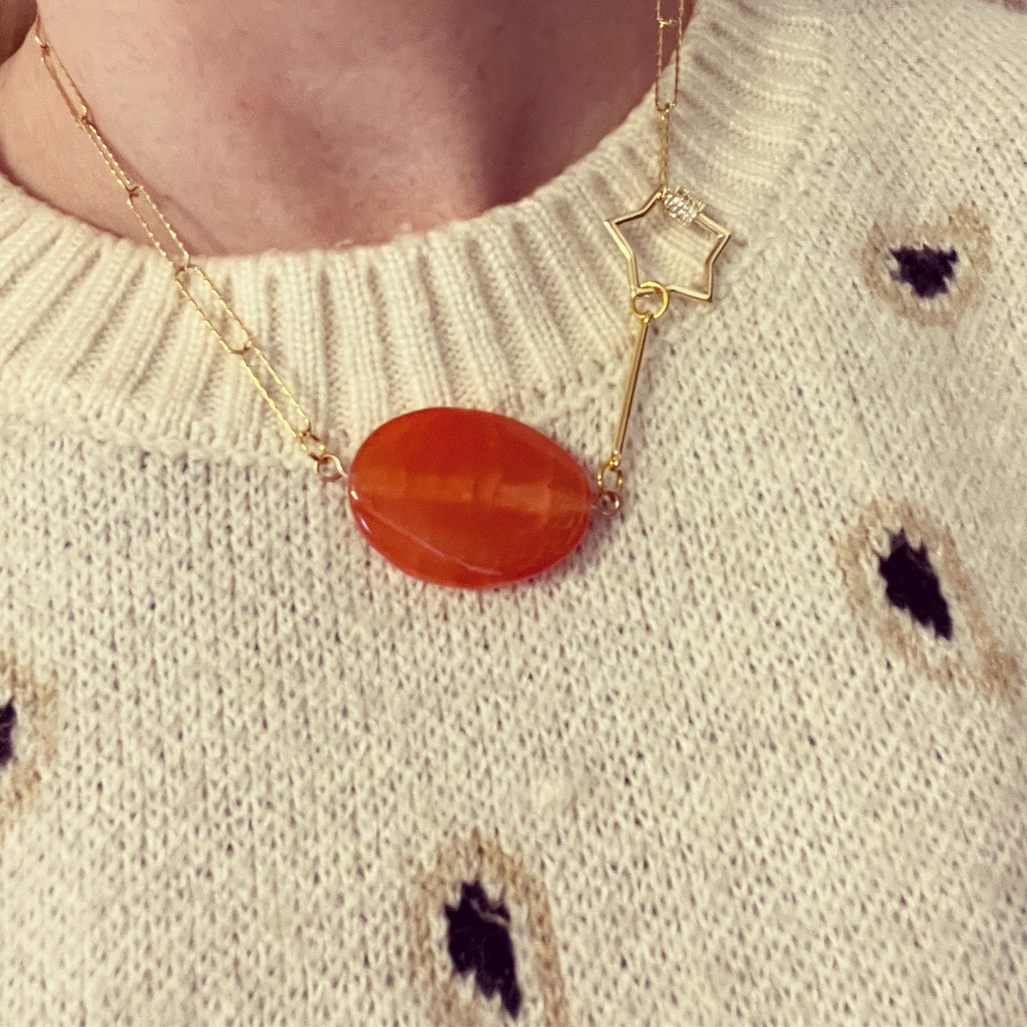 collier ras de cou fermoir étoile et grosse pierre d'agate