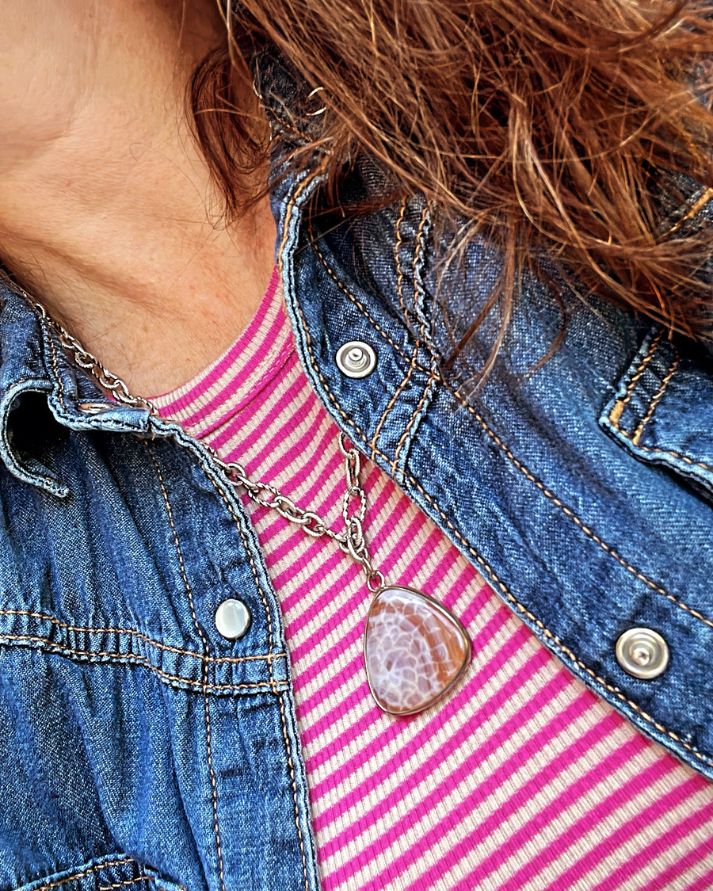 collier en pierres naturelles d'agate feu et chaine en acier inoxydable doré fait main