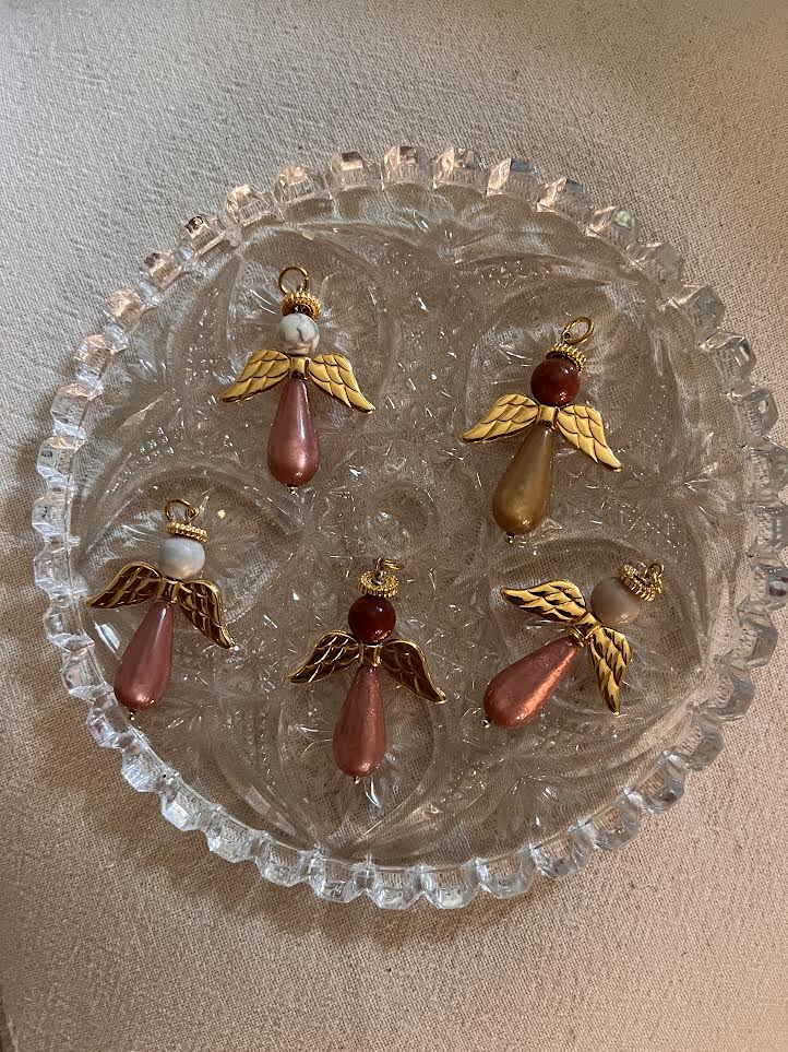 pendentif Ange en pierre naturelle et perles