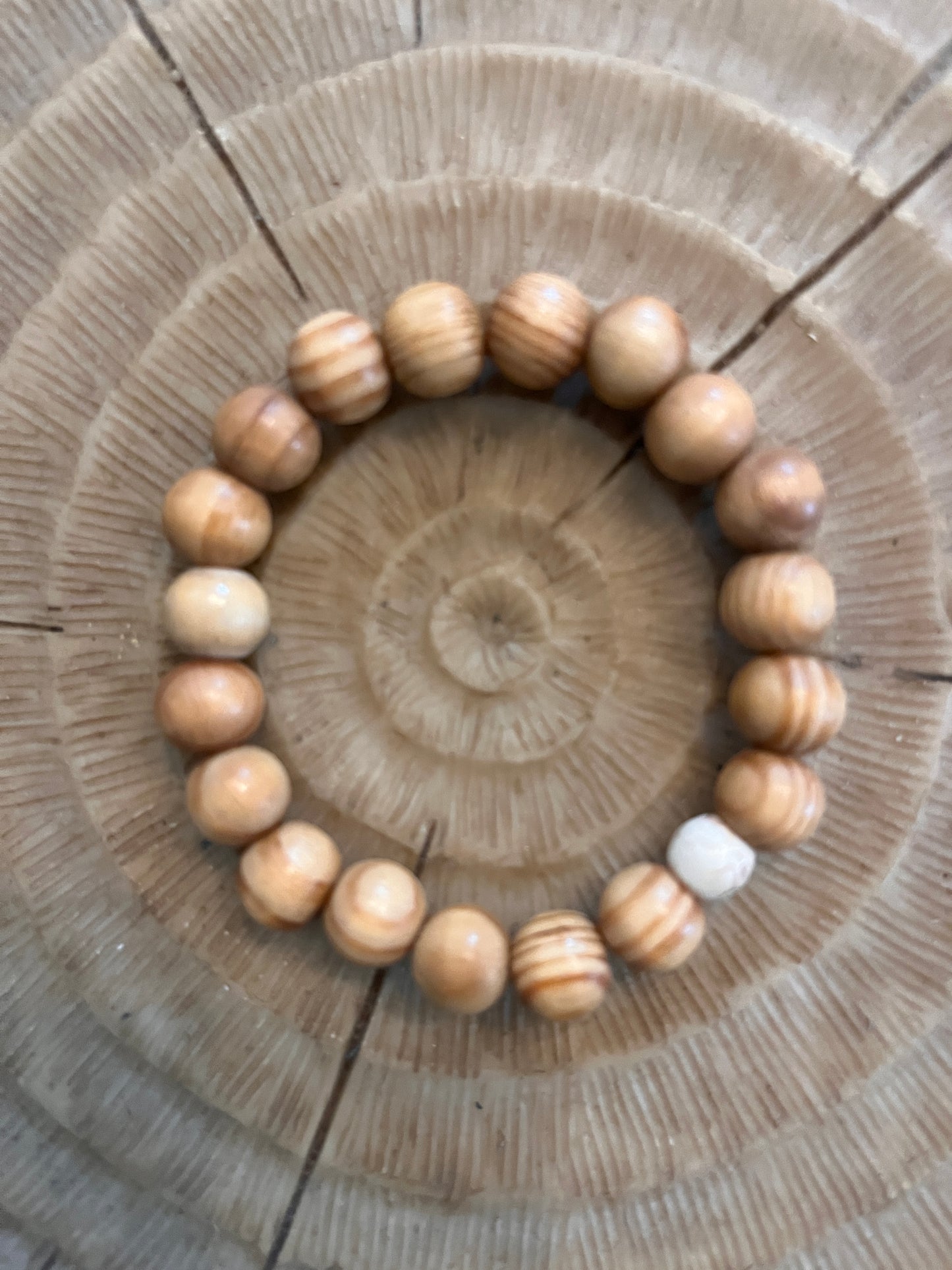 bracelet en perles de bois