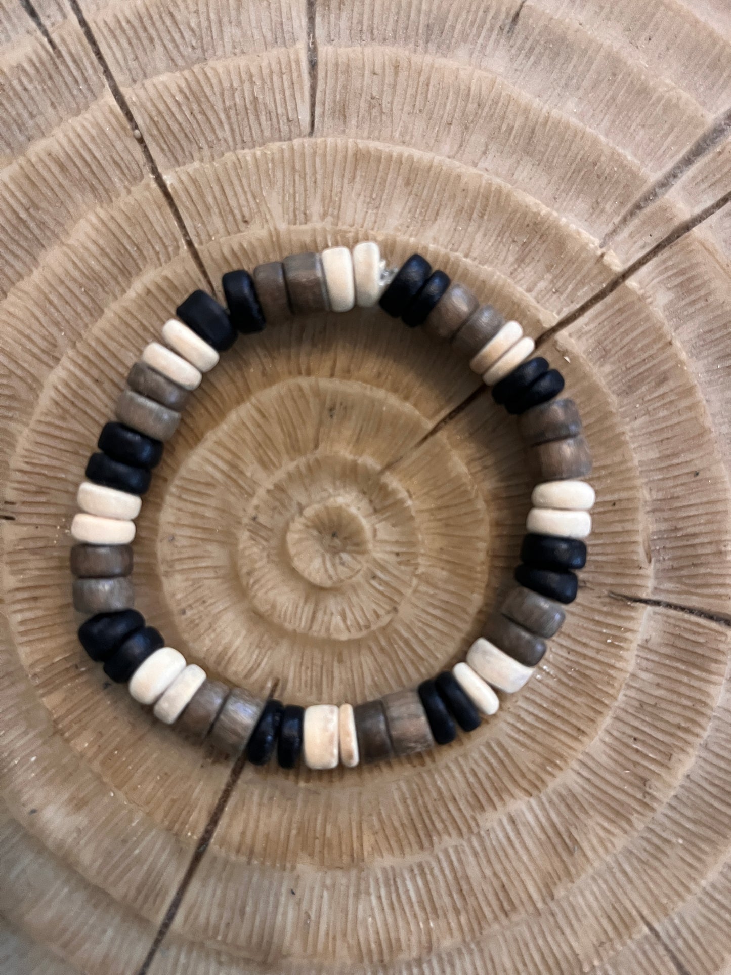 bracelet style surfeur en perles de coco naturelles