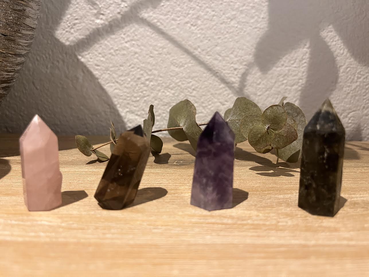 quatre pierres pointe de quartz rose, fumé labradorite et améthyste