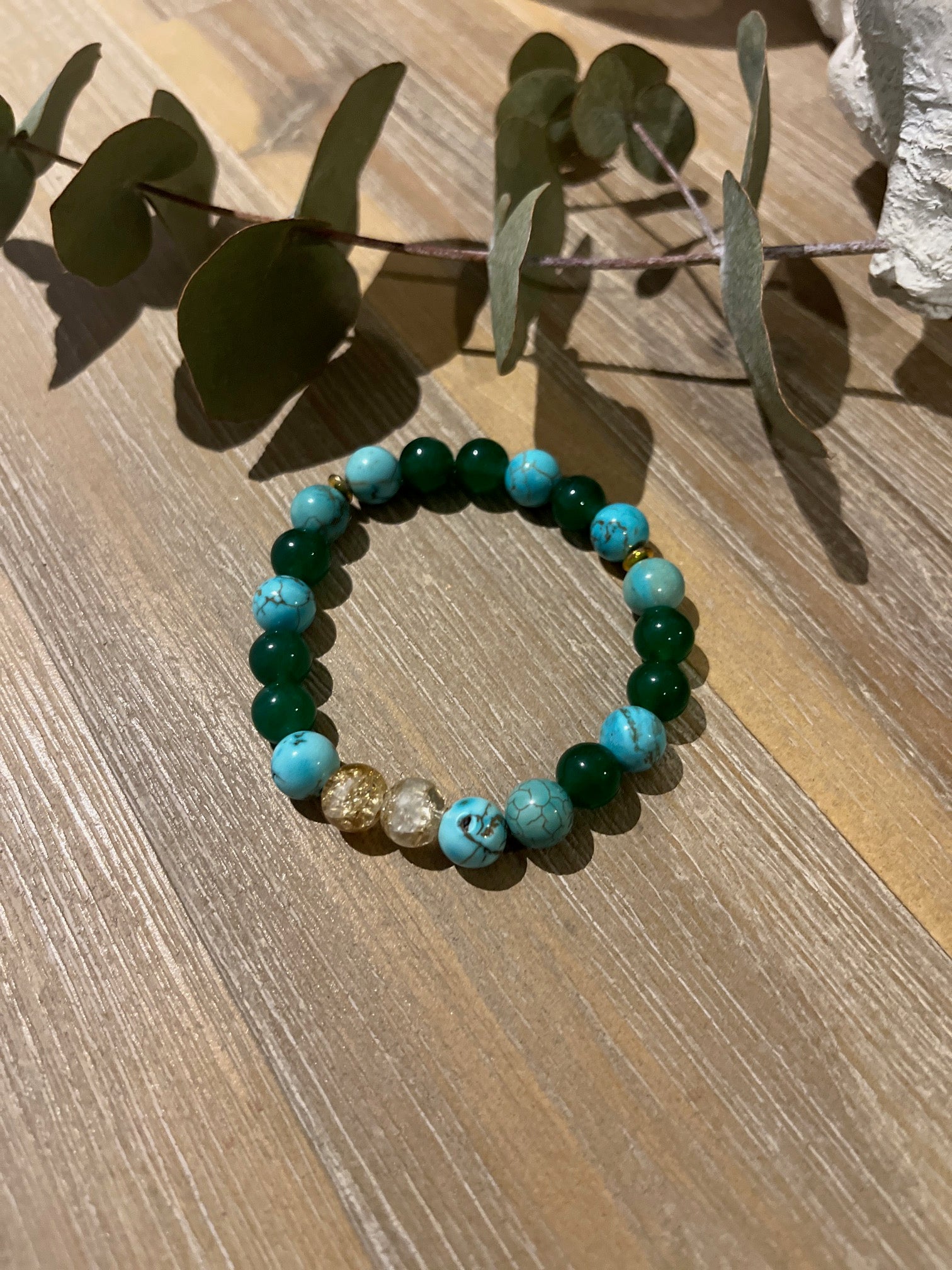 bracelet en pierres naturelles de turquoise et de jade